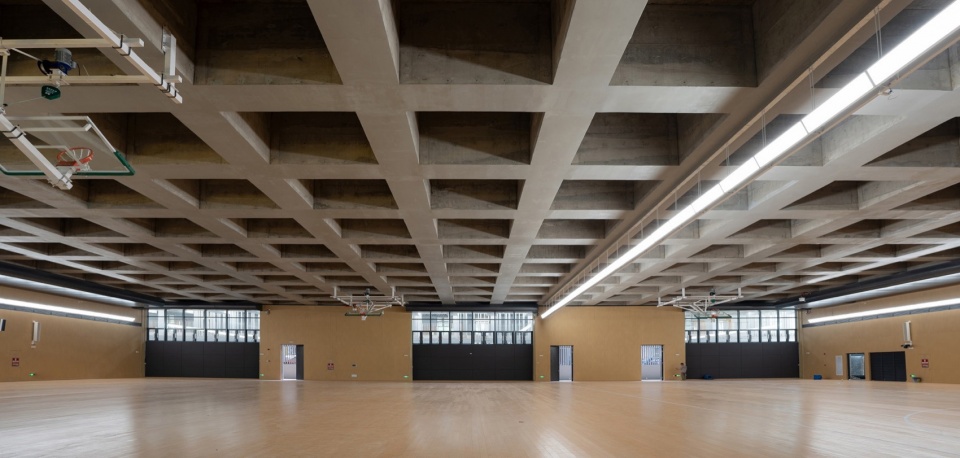 Shenzhen Futian Lvzhou Primary School by CCDI DongXiYing Studio