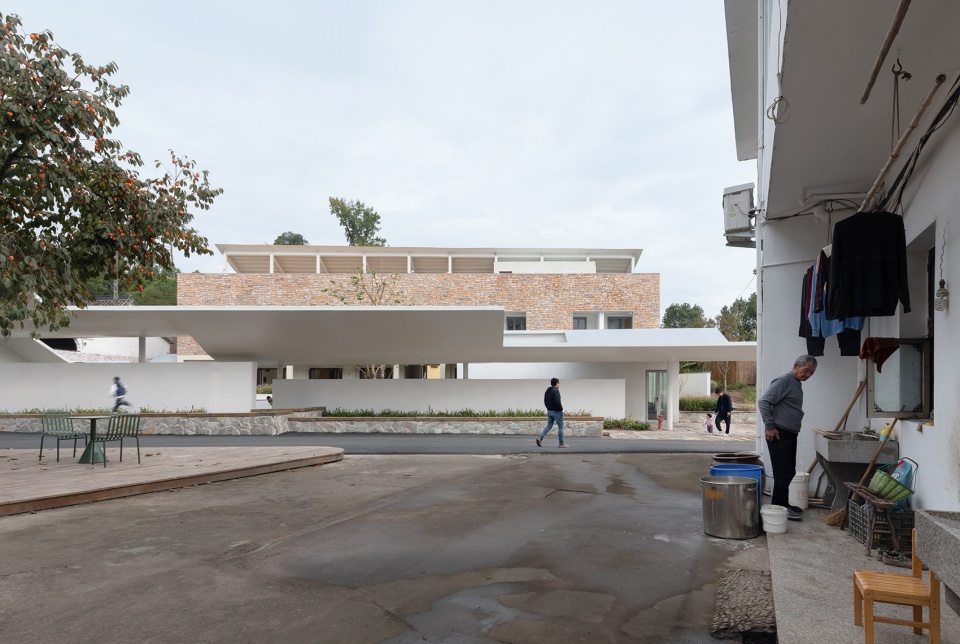 Xianjing Village Qingyi Lodge by HsuDu Architects