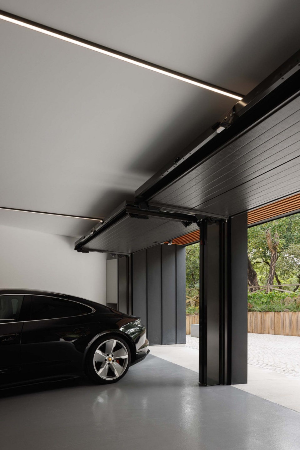 CC House by Quinta dos Carvalhos