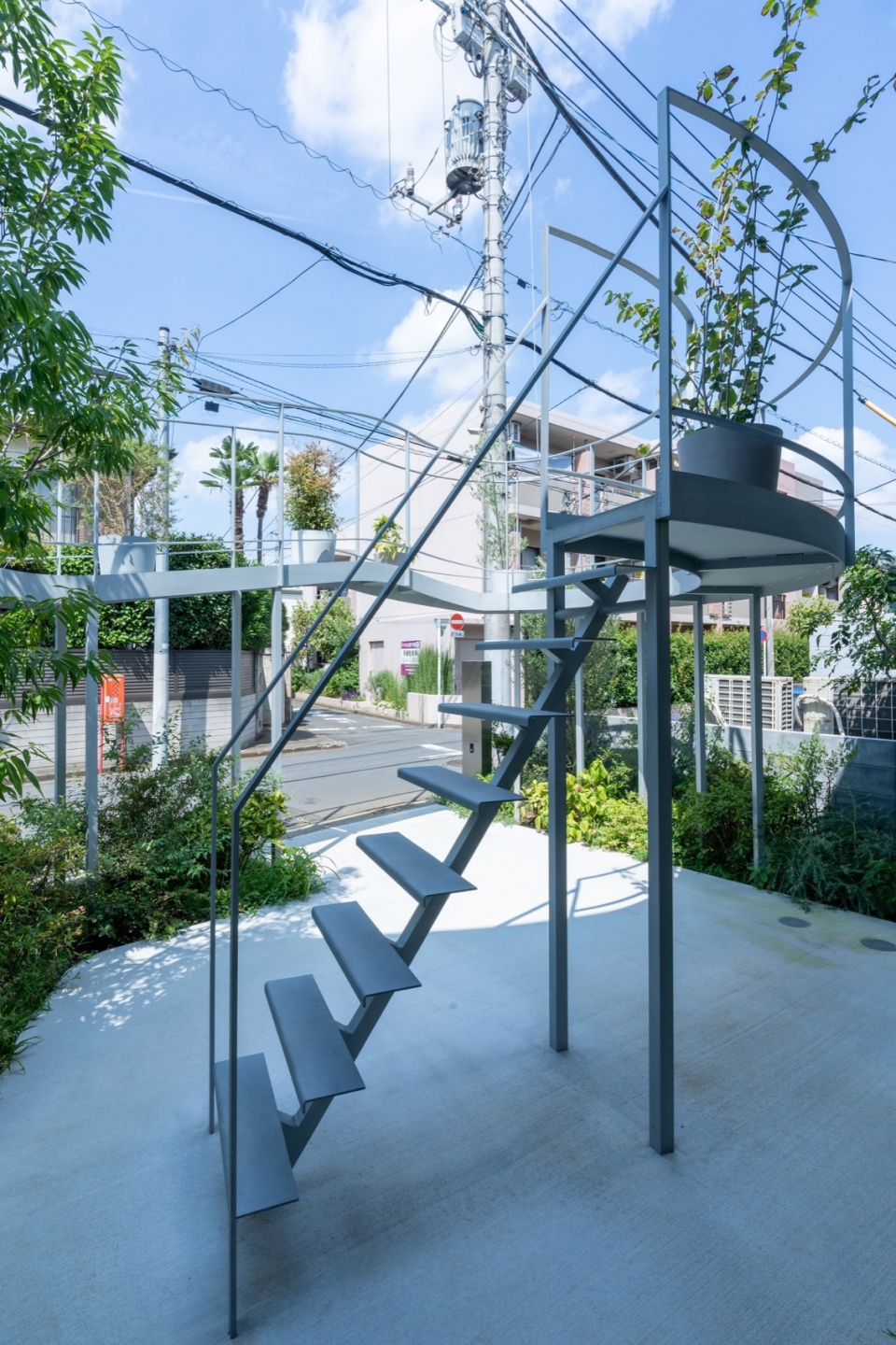 House in Nakano by HOAA
