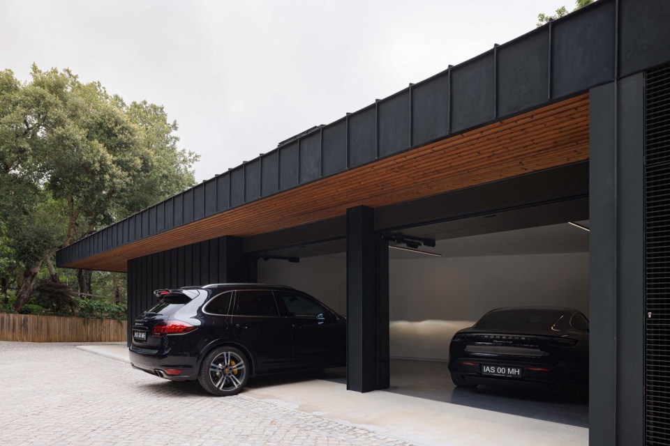 CC House by Quinta dos Carvalhos