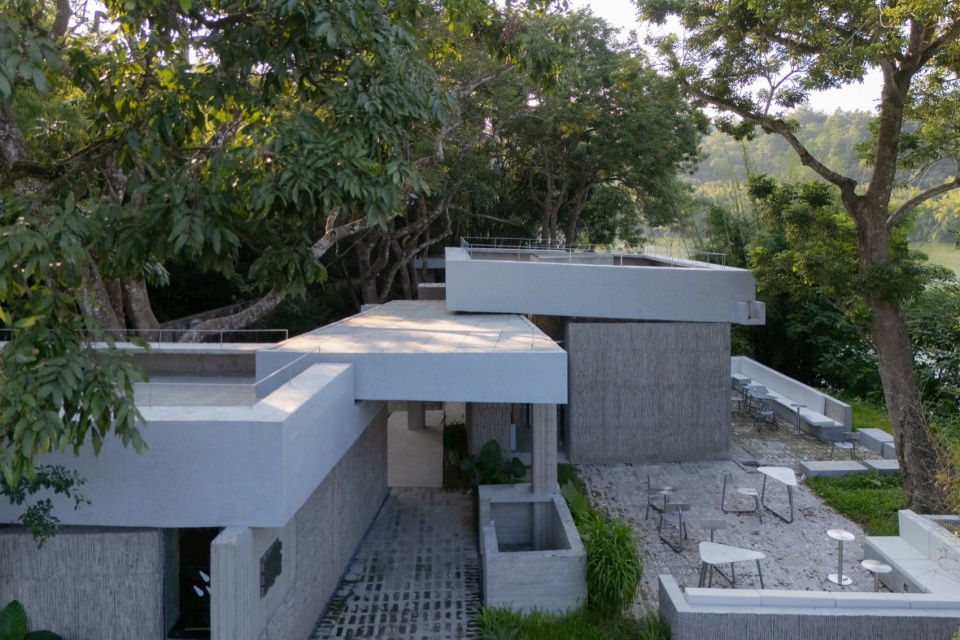 Noon Repose Pavilion by CLAB Architects