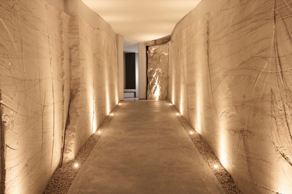 Hidden Home by Luigi Rosselli Architects