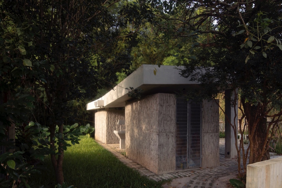 Noon Repose Pavilion by CLAB Architects