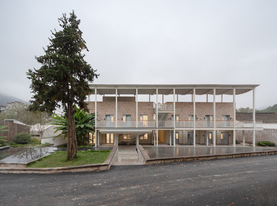 Xianjing Village Qingyi Lodge by HsuDu Architects