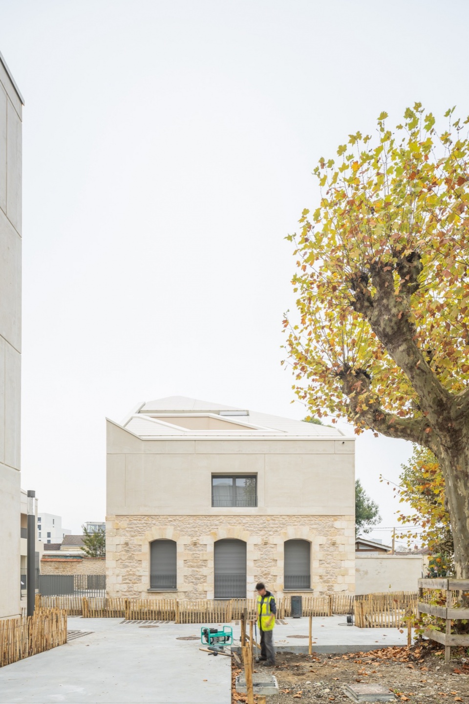 63 housing units by OLGGA