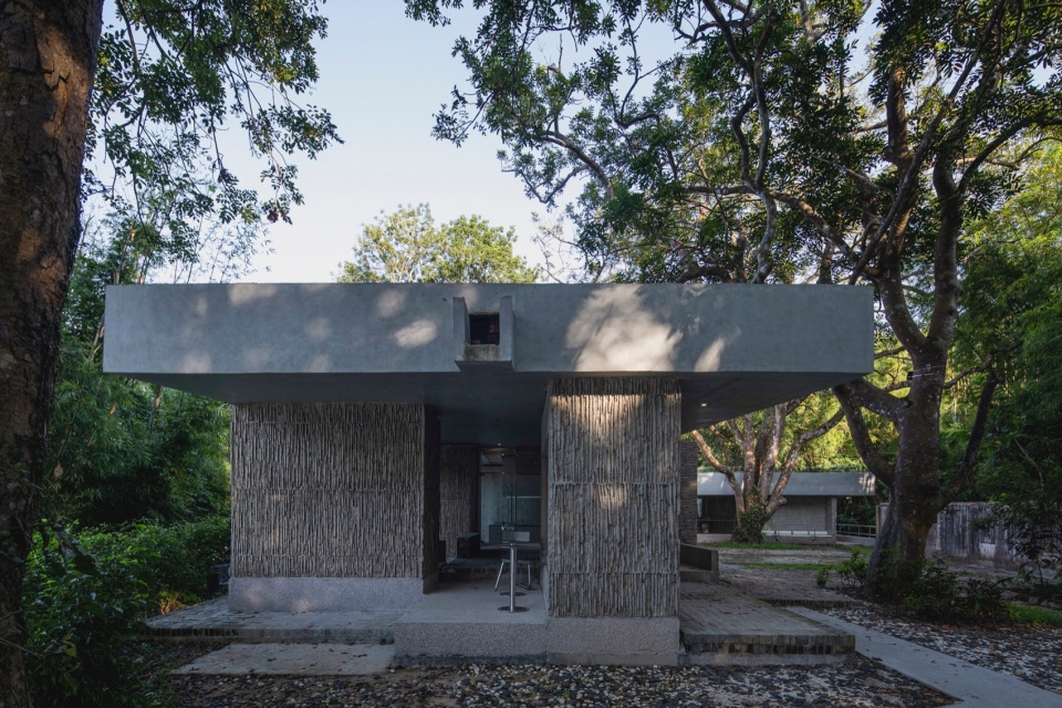 Noon Repose Pavilion by CLAB Architects