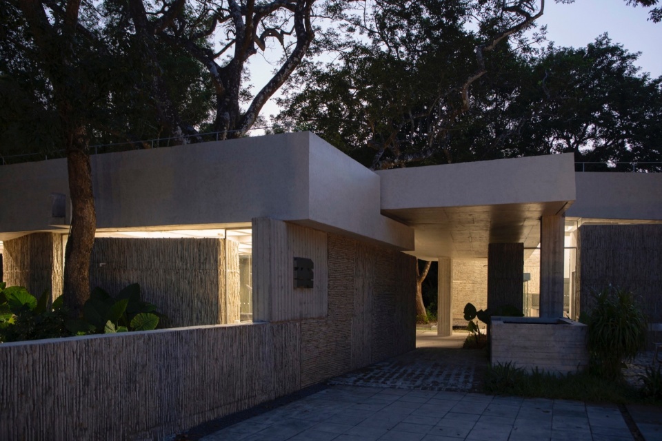 Noon Repose Pavilion by CLAB Architects
