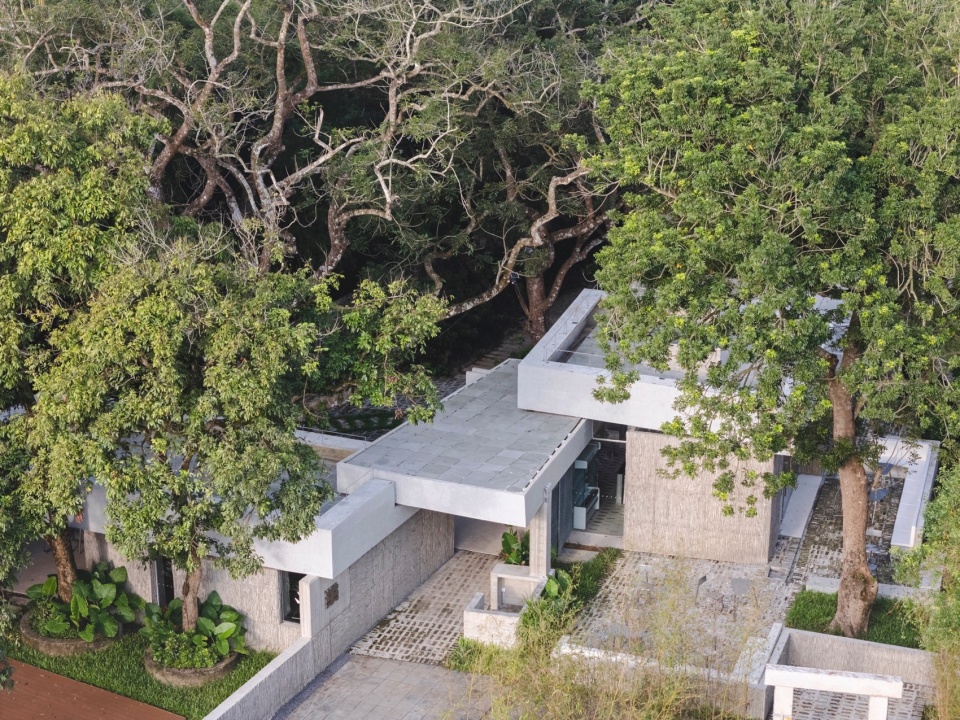 Noon Repose Pavilion by CLAB Architects