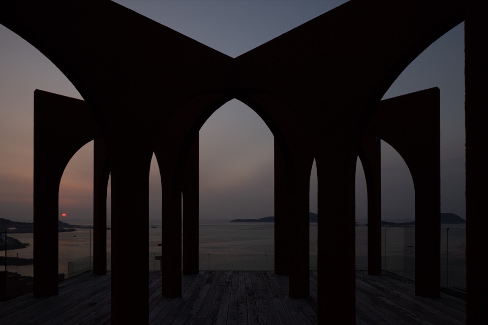 Bersure Museum Sea View Hotel by Fusion Design