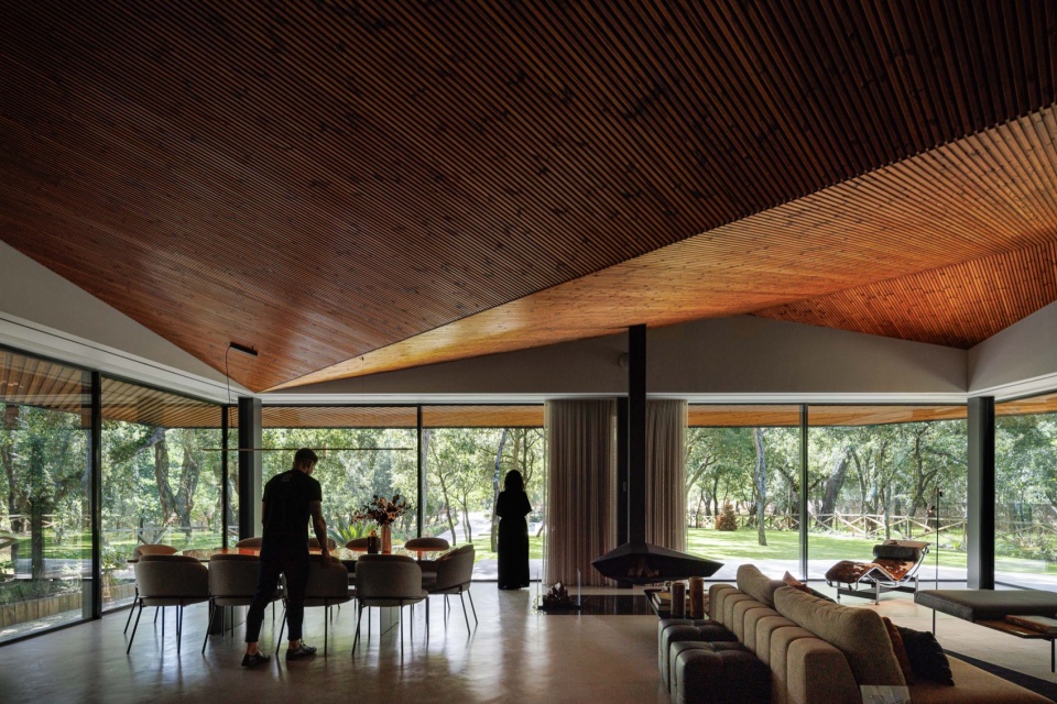 CC House by Quinta dos Carvalhos
