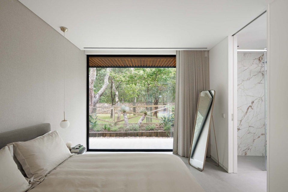 CC House by Quinta dos Carvalhos