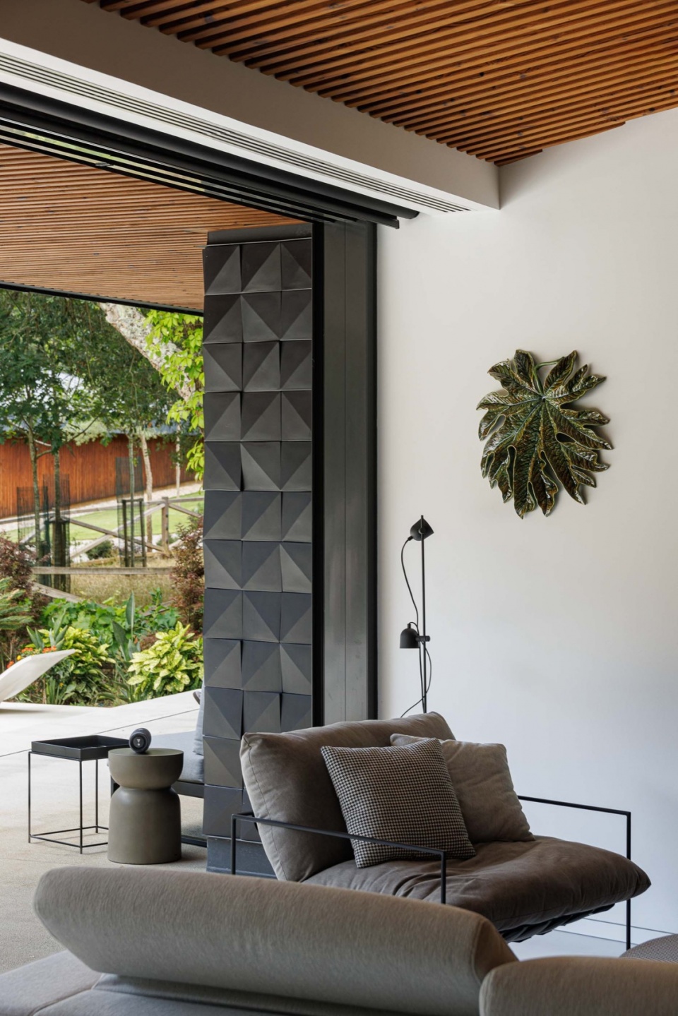 CC House by Quinta dos Carvalhos