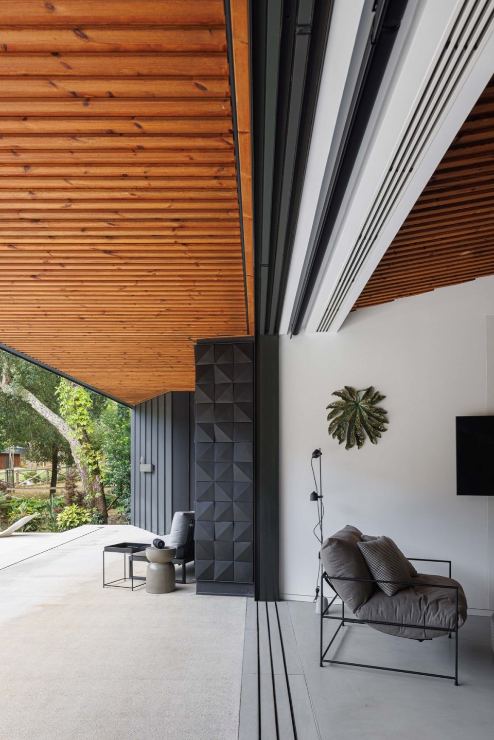 CC House by Quinta dos Carvalhos