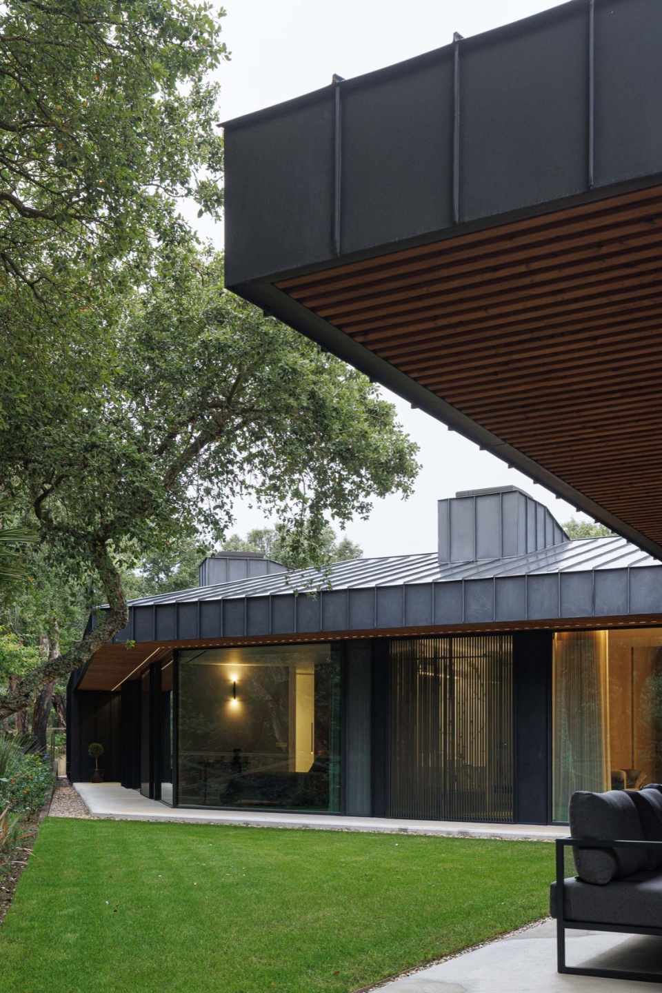 CC House by Quinta dos Carvalhos