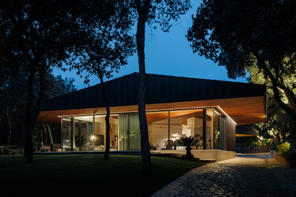CC House by Quinta dos Carvalhos