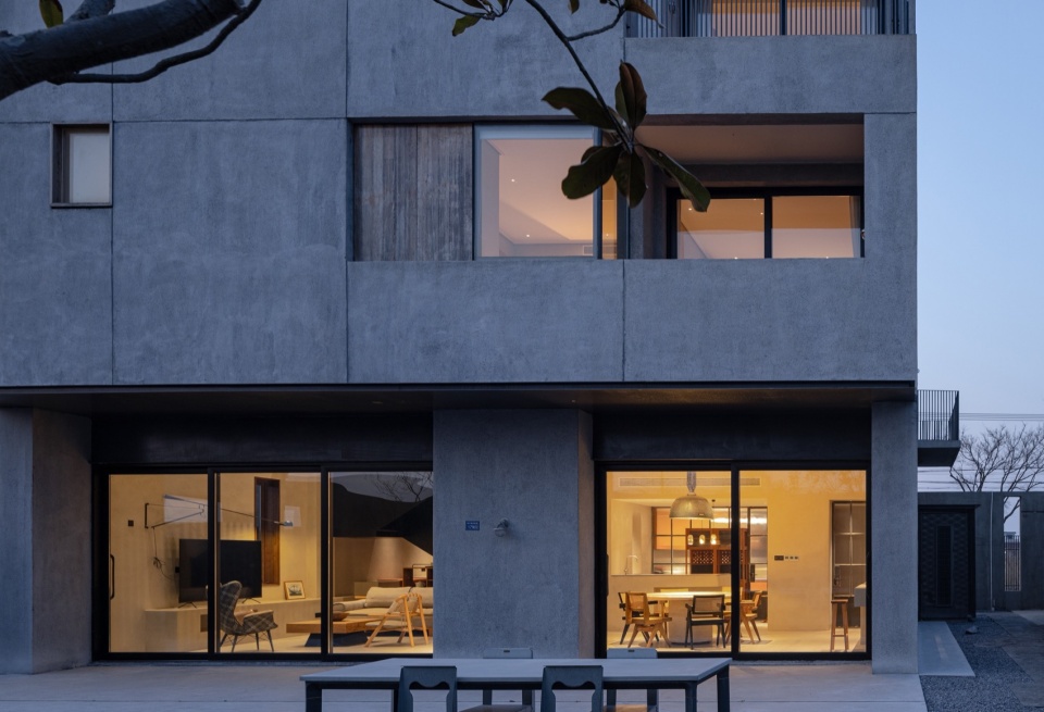 east courtyard by benzhe architecture design