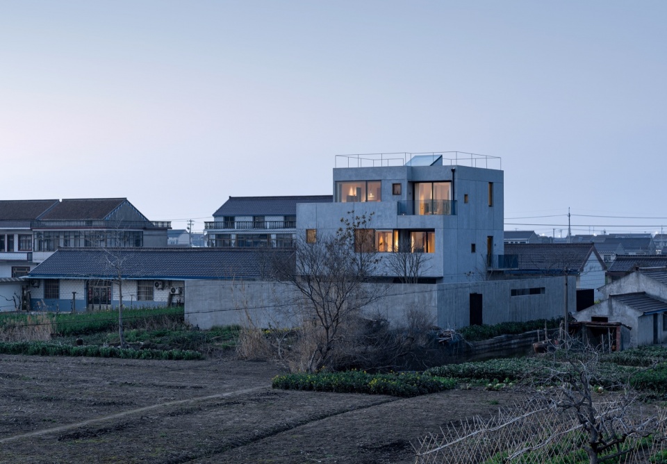 east courtyard by benzhe architecture design