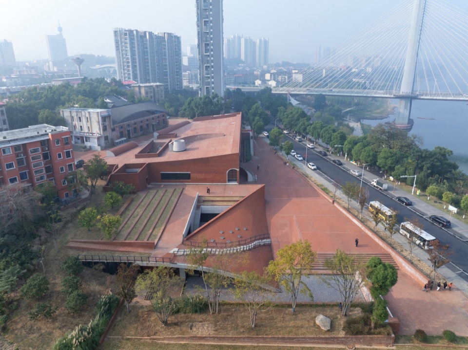 Yiyang Sanzhou Cultural Square by Regional Studio