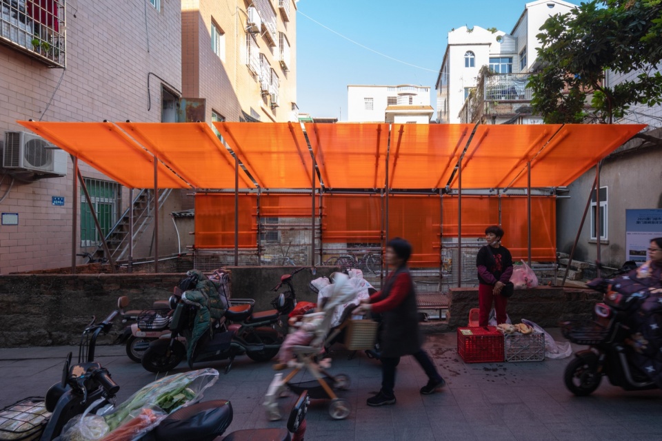 orange fence by ta taj