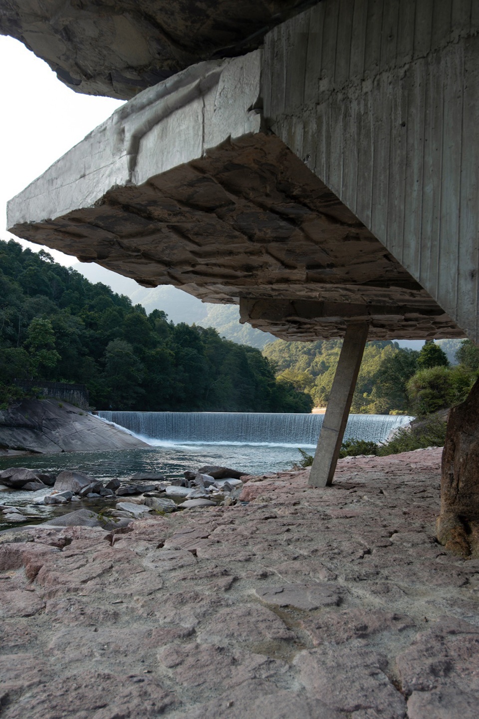 Moon Bay Waterfall Viewing Platform by CLAB Architects