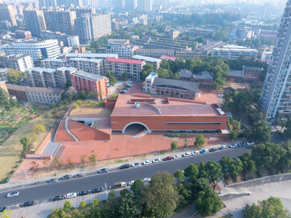Yiyang Sanzhou Cultural Square by Regional Studio