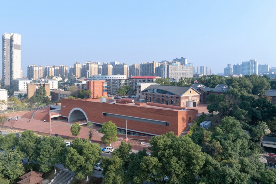 Yiyang Sanzhou Cultural Square by Regional Studio