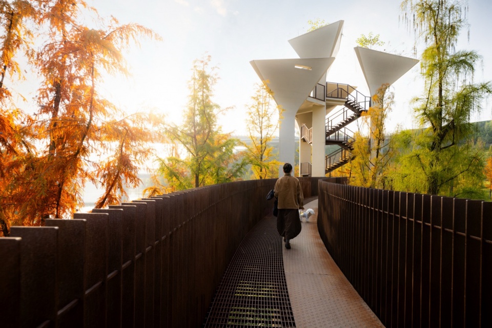 Yuantan Park at Luxeriver Chongqing by WTD GROUP