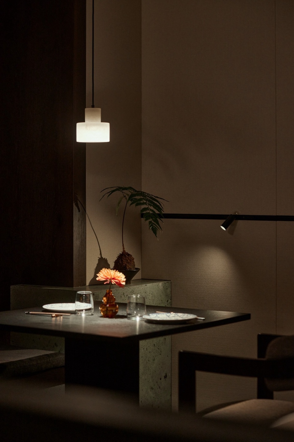 MOSS Restaurant by Studio8 Architects