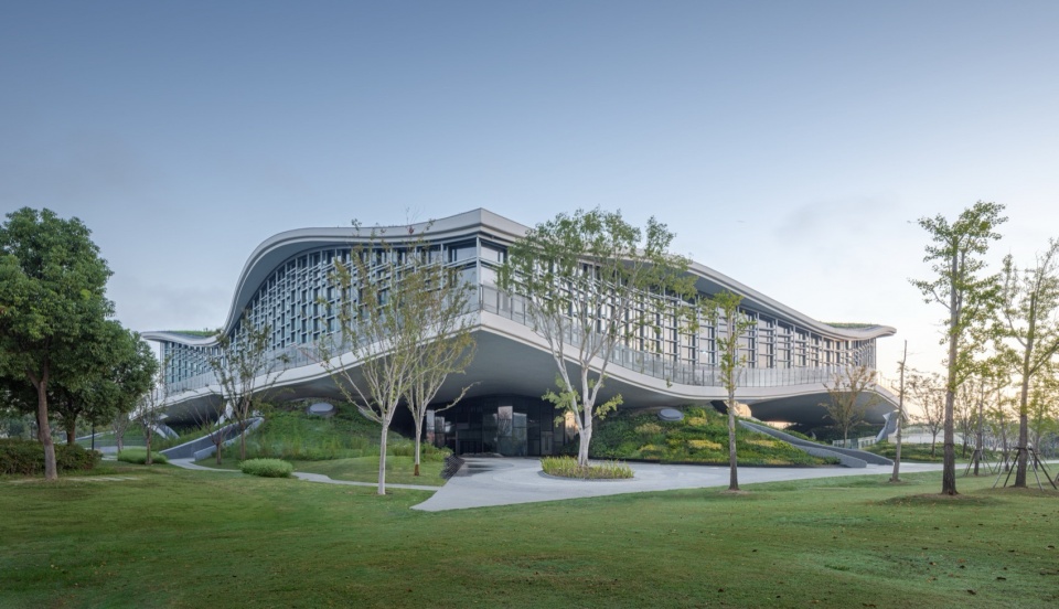 Wave Cube The Future Academy of Three Body Problem by SAO