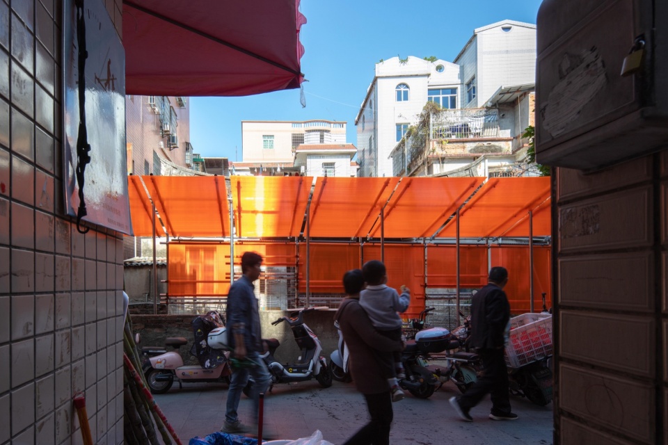 orange fence by ta trf
