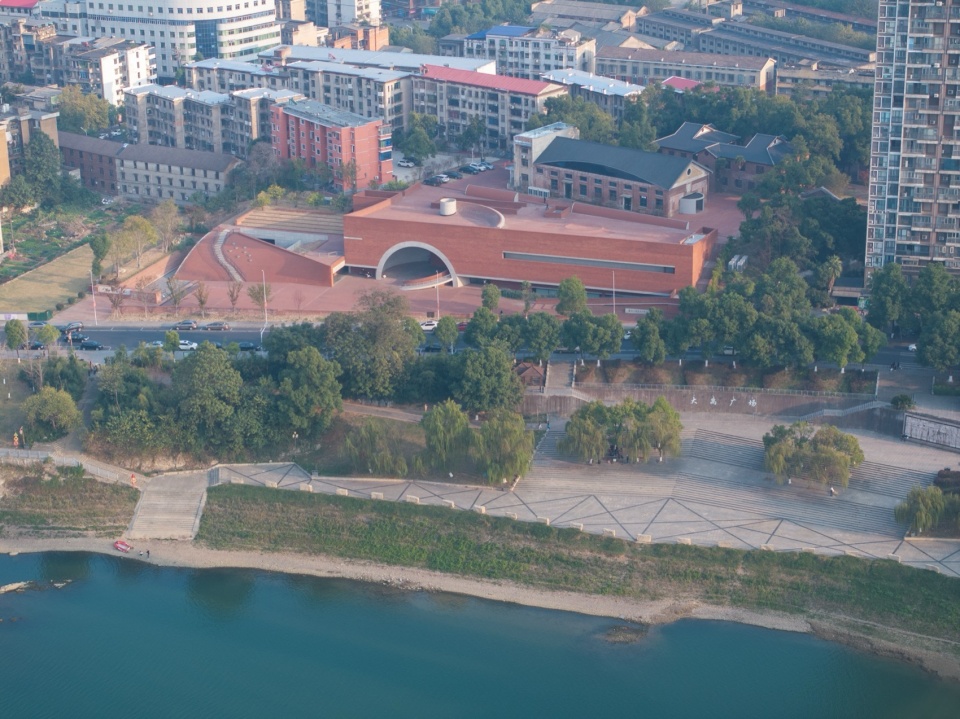 Yiyang Sanzhou Cultural Square by Regional Studio