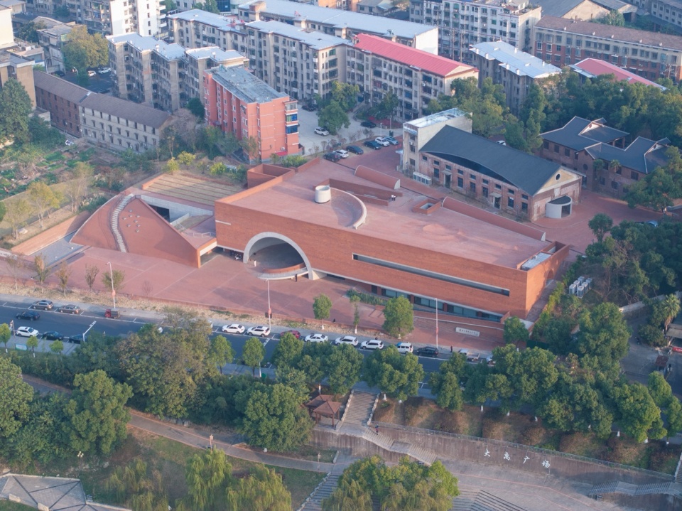 Yiyang Sanzhou Cultural Square by Regional Studio
