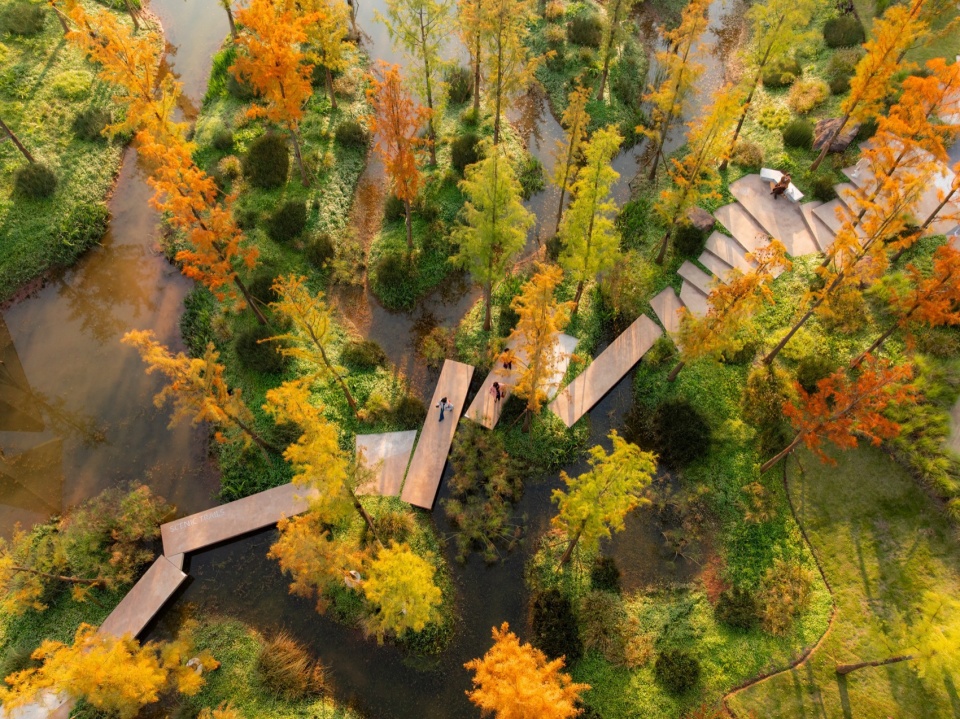 Yuantan Park at Luxeriver Chongqing by WTD GROUP