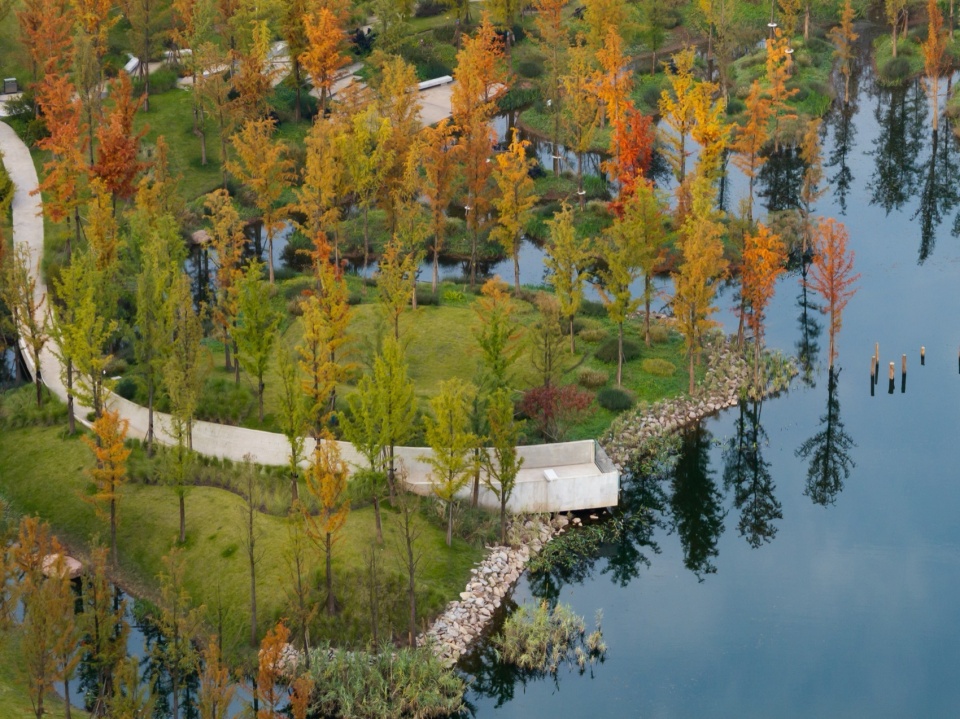 Yuantan Park at Luxeriver Chongqing by WTD GROUP
