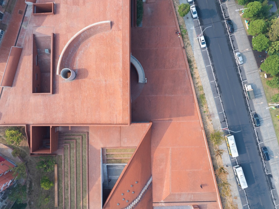 Yiyang Sanzhou Cultural Square by Regional Studio