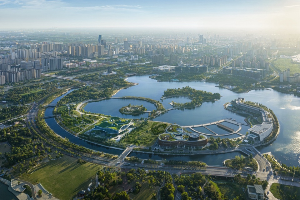 Wave Cube The Future Academy of Three Body Problem by SAO