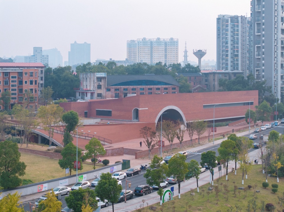 Yiyang Sanzhou Cultural Square by Regional Studio