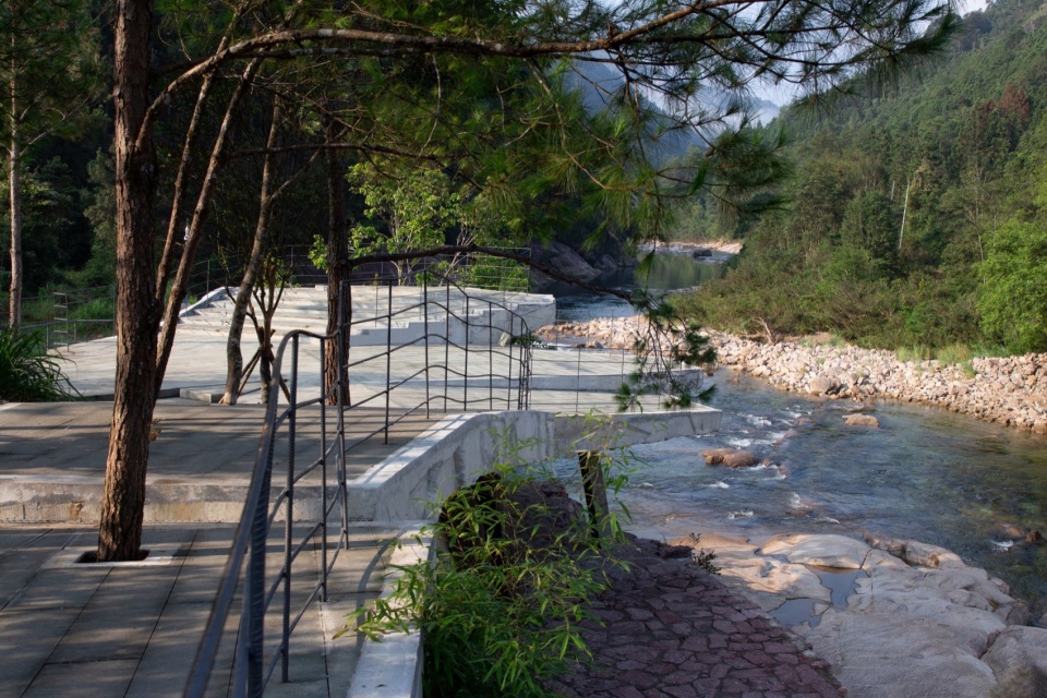 Moon Bay Waterfall Viewing Platform by CLAB Architects