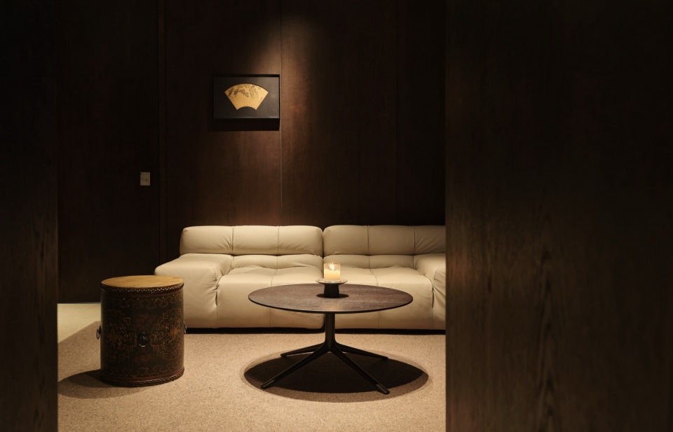 MOSS Restaurant by Studio8 Architects