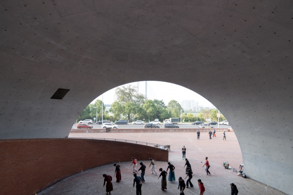 Yiyang Sanzhou Cultural Square by Regional Studio