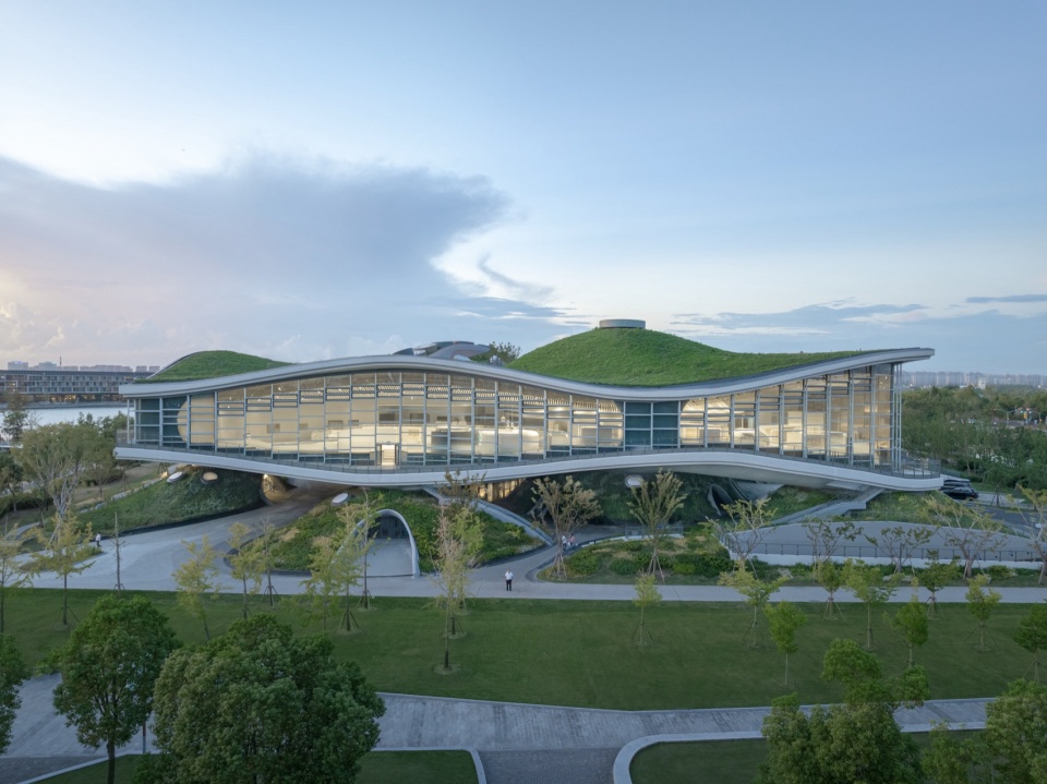 Wave Cube The Future Academy of Three Body Problem by SAO