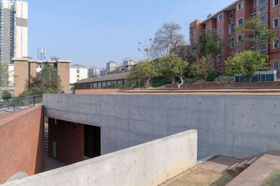 Yiyang Sanzhou Cultural Square by Regional Studio