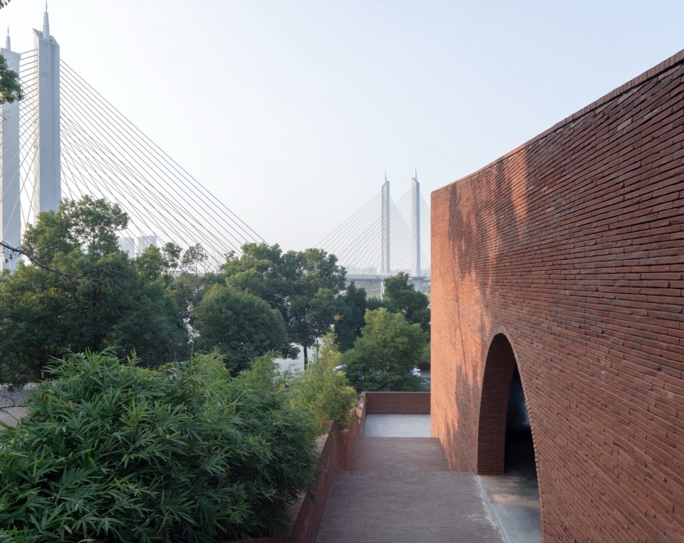 Yiyang Sanzhou Cultural Square by Regional Studio