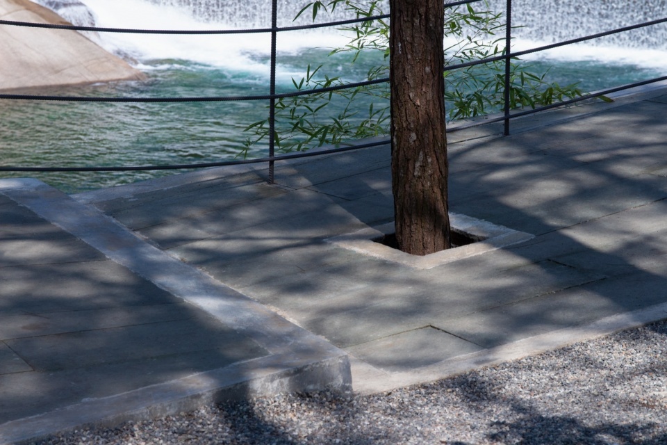 Moon Bay Waterfall Viewing Platform by CLAB Architects