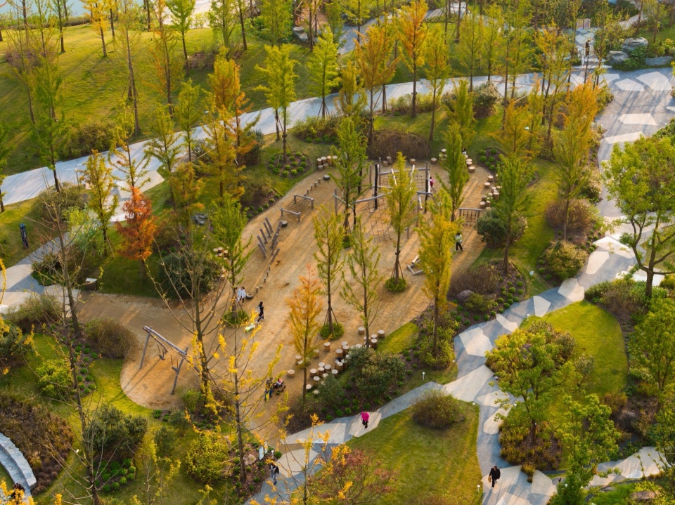 Yuantan Park at Luxeriver Chongqing by WTD GROUP