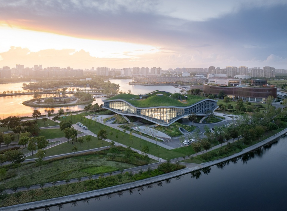 Wave Cube The Future Academy of Three Body Problem by SAO