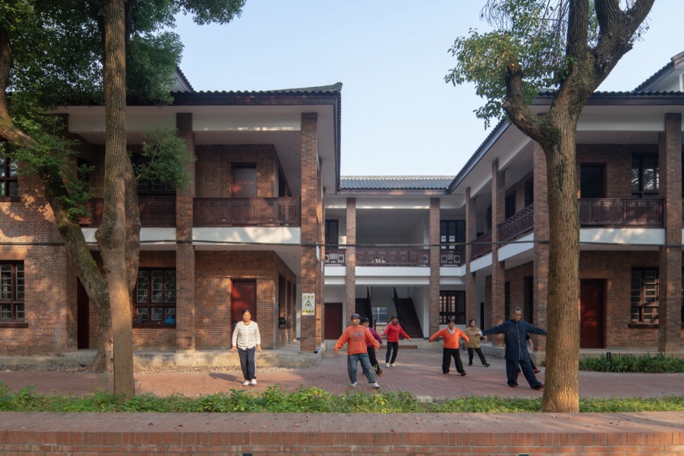 Yiyang Sanzhou Cultural Square by Regional Studio