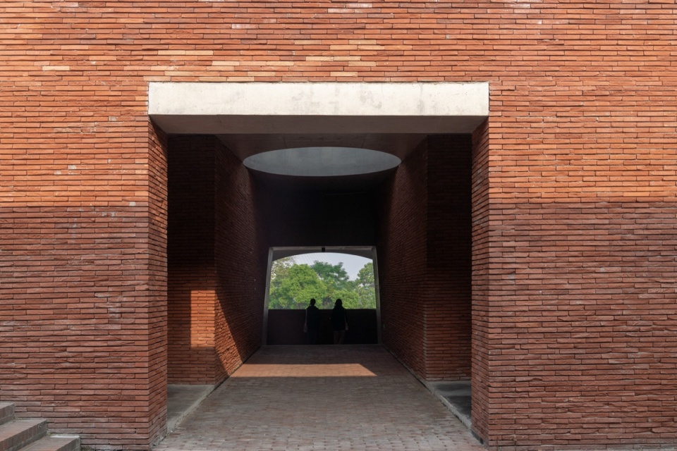 Yiyang Sanzhou Cultural Square by Regional Studio