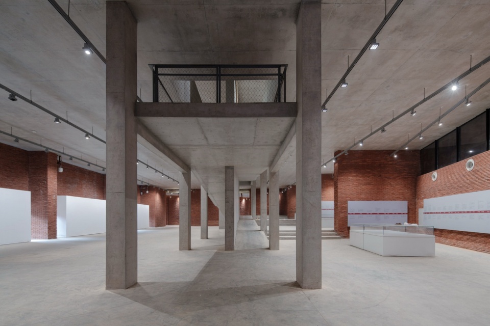 Yiyang Sanzhou Cultural Square by Regional Studio